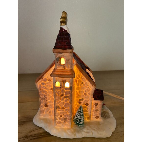 Vtg 1991 Christmas Valley Illuminated Porcelain Church In Original Box - Picture 3 of 16